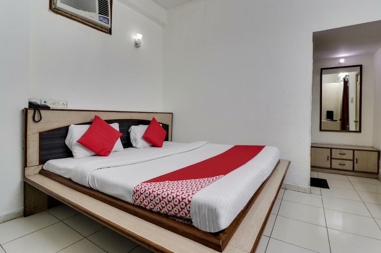 Oyo 45398 Kunal Hotel Etawah Exterior photo